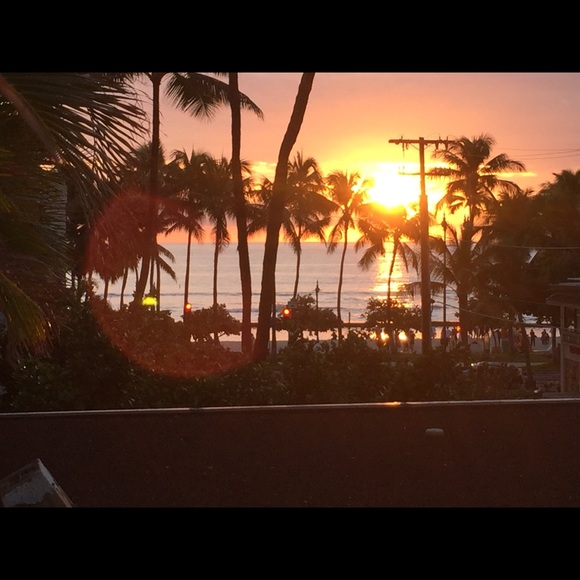 Meet your Posher, Cynthia - Picture 2 of 2